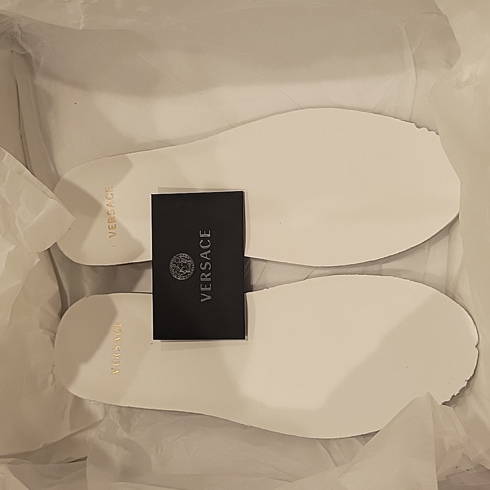 BRAND NEW Versace Trigreca Sneakers WOMEN 39 9 WITH BOX - Picture 14 of 14